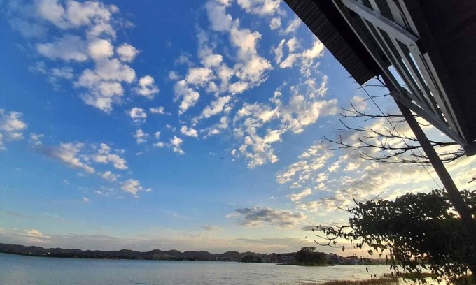 Flores Cabin | Scenic Lake Front Cabin Retreat in San Miguel Awaits