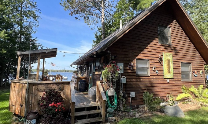 Stone Lake Cabin | Idyllic Lake Front Cabin with Fitness Center & Sauna