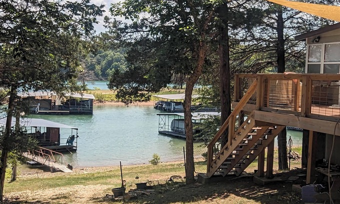 Eagle Rock House | Lake Front Cabin - 10/10 Rated with Pool & Ocean Views