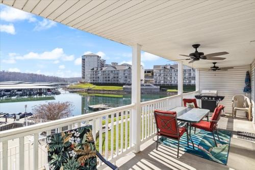 Osage Beach House | Lake Front Condo with Balcony - 10/10 Guest Rated Stay!