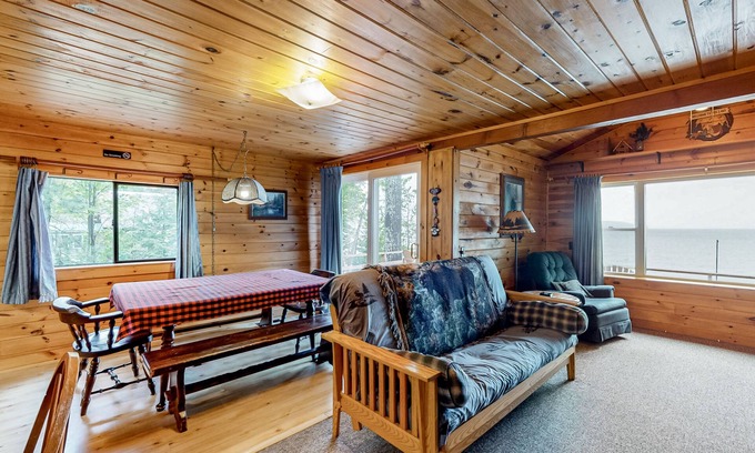 Greenville Cabin | Relaxing Lakefront Retreat with Shared Dock and Pool