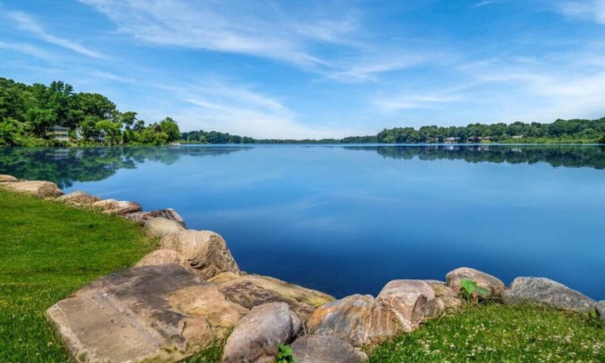 Portage Lakes House | Experience PLX Lake House: Kayaks, Games & Scenic Views!