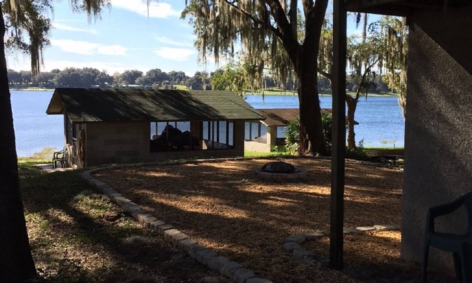 Dade City House | Idyllic Lake Front House in Dade City, FL – 9.6/10 Rated