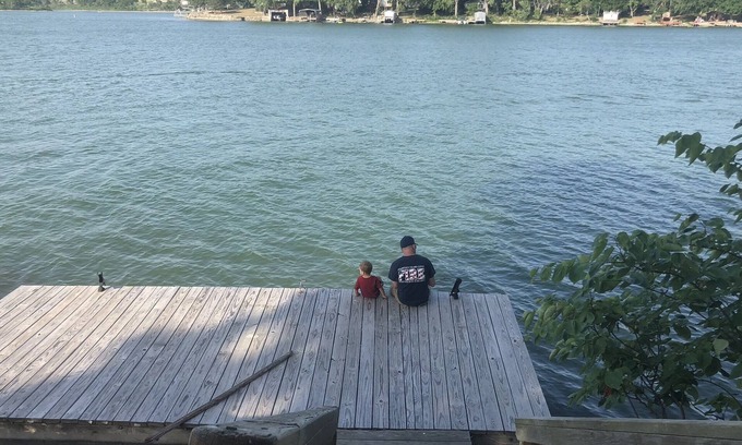 Alma House | Scenic Lakefront Retreat at Lake Wabaunsee, Alma Kansas