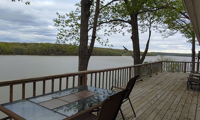 Edwards Cottage | Lakefront Retreat with Dock, Rated 9.6 - Pet Friendly Stay