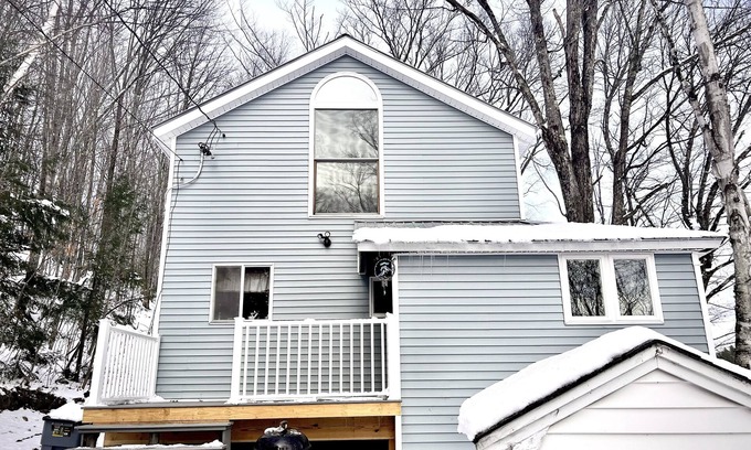 Stowe Area House | Tranquil Lakefront Retreat with Pet-Friendly Amenities