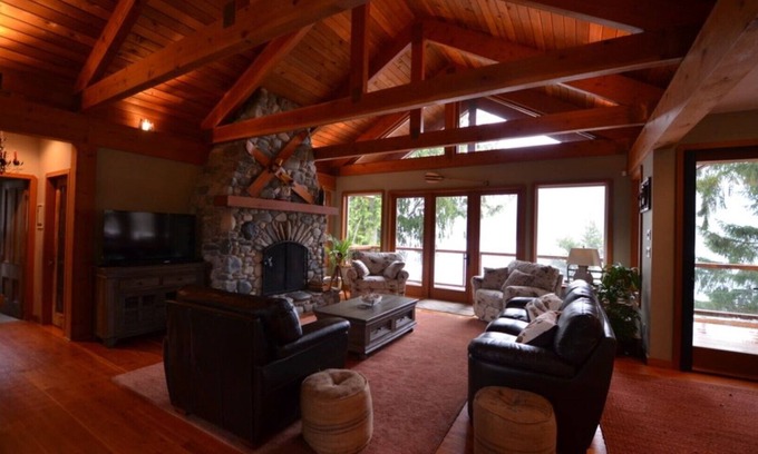 Shawnigan Lake House | Serene Lake Front Relaxation with Pool and Ocean Views