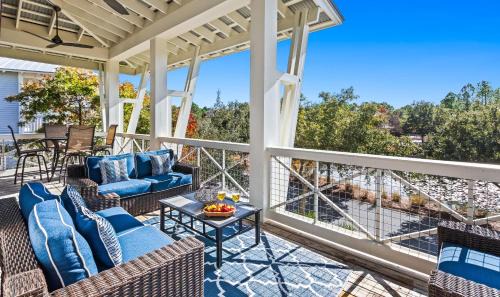 Watercolor House | Peaceful Lake-Front Retreat with Pool in Watercolor