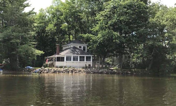 Auburn Cottage | Lake Front Taylor Pond Cottage: 10/10 Rated with Ocean Views
