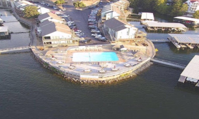 Village of Four Seasons Condo | Exclusive Lake Front Retreat at Horseshoe Bend Parkway