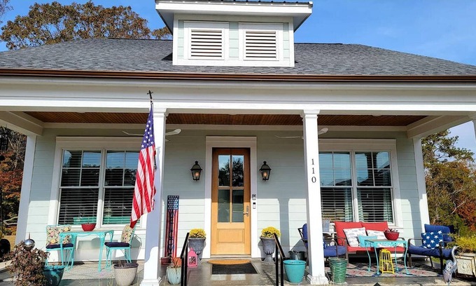 Greenwood Cottage | Premier Lake Greenwood Getaway: Pet & Child Friendly Stay
