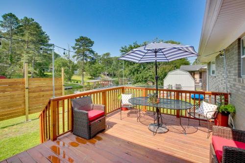 Lakeland House | Pet-Friendly Lake Hamilton Home Near Hot Springs Attractions