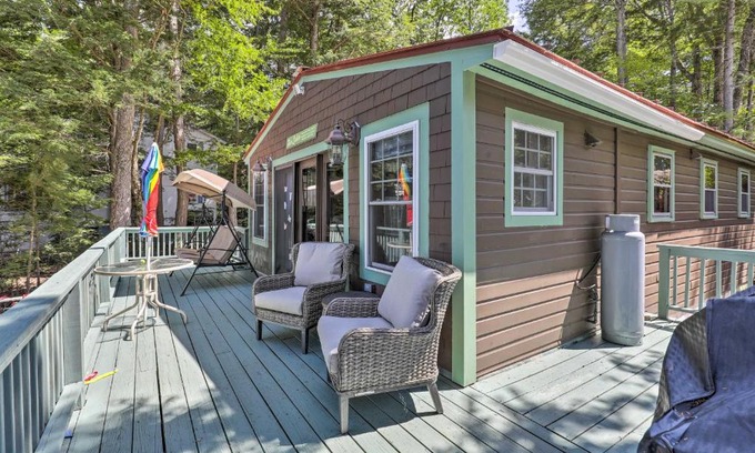 Sanbornton House | Lake Hermit Cabin: Kayaks, Paddleboards & 10/10 Reviews!
