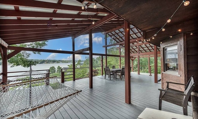 Hickory House | Explore Lake Hickory Trio: 2BR Green Unit with Breakfast
