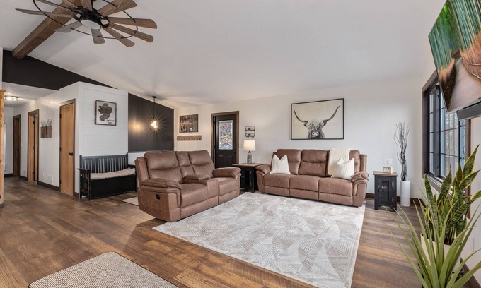 Breezy Point Cabin | Idyllic Lake Home on Pelican: Steps to Fun & Amenities!