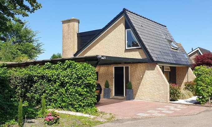 Vleteren House | Exclusive Lake House 21 Bungalow with iR Sauna & Views