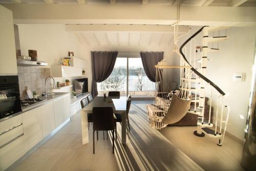Monterosi House | Lake House I Pioppi: Private Beach & Oceanfront Views