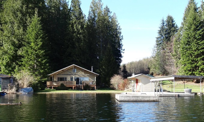 Lake Roesiger Cottage | Tranquil Lake House at Lake Roesiger with Private Beach