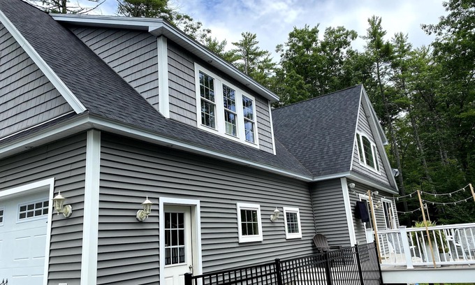 Shapleigh House | Indulge in Lake House Elegance on Mousam Lake