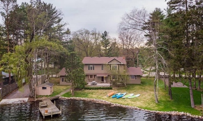 Waupaca House | Lake House Getaway: Sleeps 12 with Private Dock Access