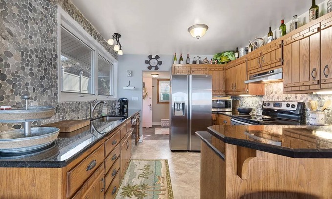 Mukwonago Cabin | Scenic Lake House with Pool & Spa near Kettle Moraine