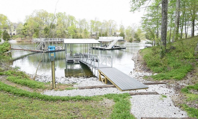 Winchester House | Premier Lake House with Dock and Stunning Views
