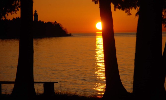 Baileys Harbor House | Idyllic Lake-House with Breathtaking Views of Cana Island