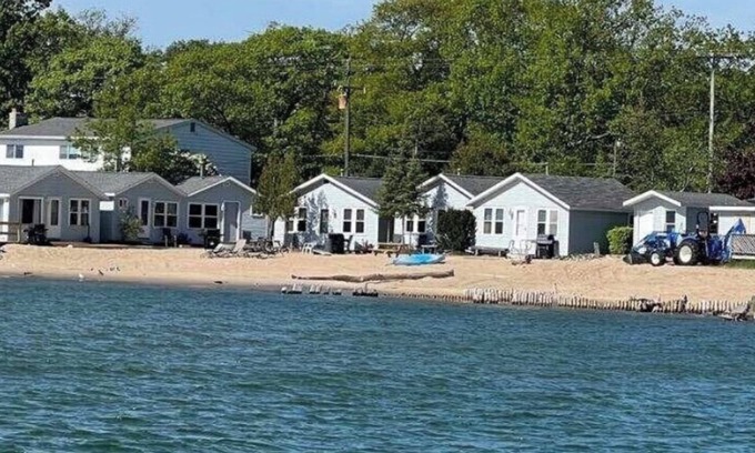 Oscoda Resort | Tranquil Lake Huron Beachfront Cabin for a Romantic Escape