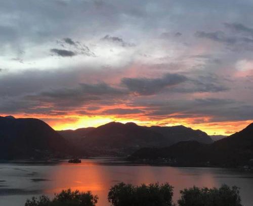 Sulzano Apartment | Discover Lake Iseo - Gli Ulivi 1 with Ocean Views