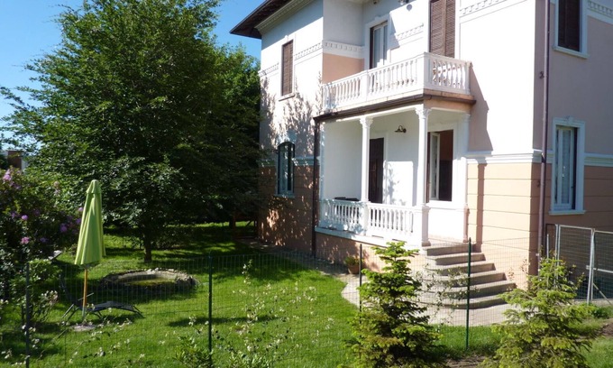 Castelletto Sopra Ticino House | Relaxing Lake Maggiore Holiday Home with Pool & Spa