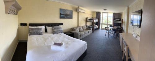 Jindabyne Hotel | Accessible Family Getaway at Lake Jindabyne Hotel