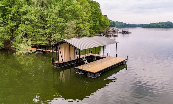 Gainesville House | Waterfront Retreat at Lake Lanier with Private Boat Dock