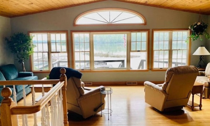 Three Rivers House | Experience Lake Life with Family-Friendly Amenities!