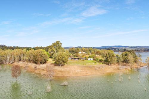 Mansfield House | Lake Lodge