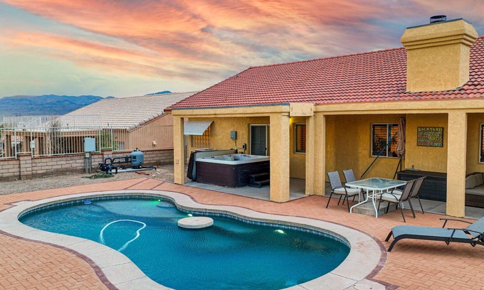 Sunridge Estates House | Discover Lake Lounge: Pool & Spa near Lake Mohave