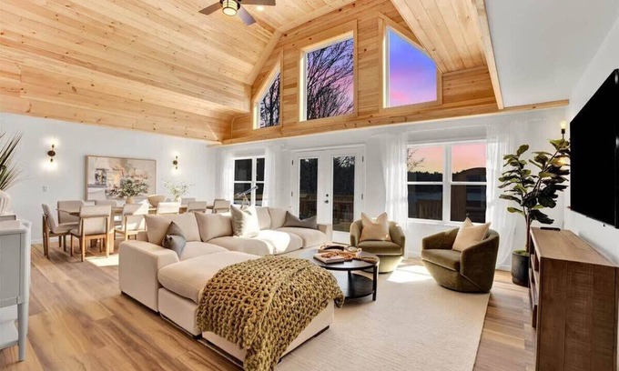 Blakeslee Cabin | Experience Lakefront Living with Spa and Hot Tub Retreat