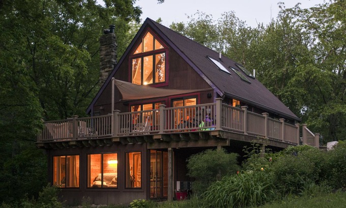 Oakdale House | Inviting Lake MacBride Cabin & State Park: Ideal for Families