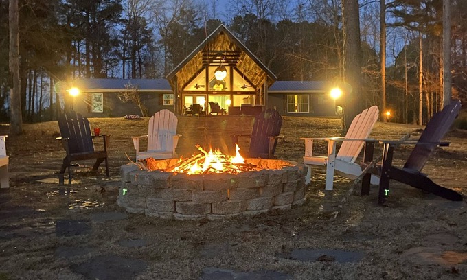 Jacksons' Gap House | Lakefront Retreat at Lake Martin with Pool and Ocean Views
