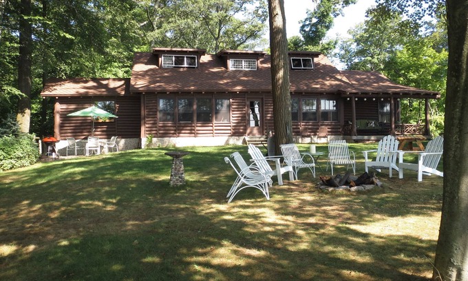 Muskegon Cottage | Beautiful Lake Michigan Log Cabin Cottage with Ocean Views