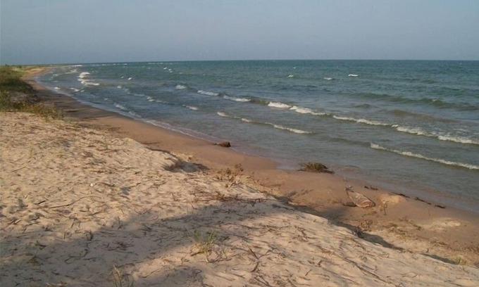 Jacksonport Condo | Lake Michigan Sand Beachfront Condo with Ocean Views & Spa