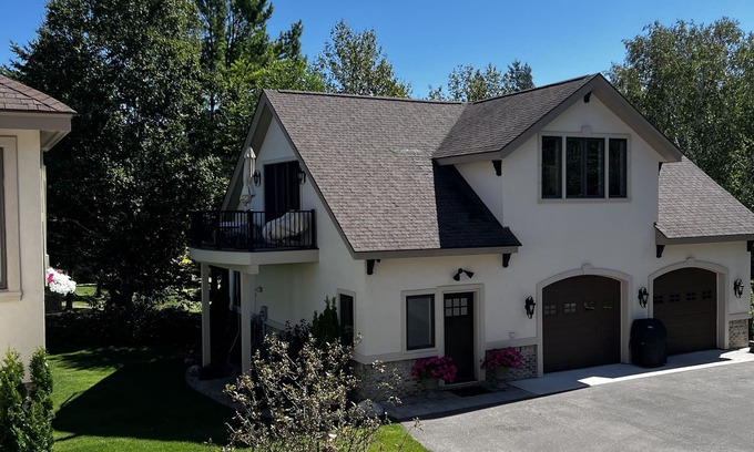 Charlevoix House | Bella Vista Carriage House: Lake View with Pool & Spa