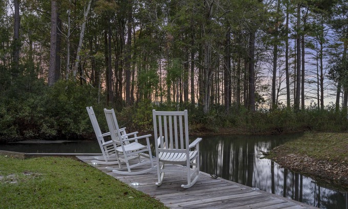 Moncks Corner House | Beautiful Lake Moultrie Home with Boat Ramp & Pool Access