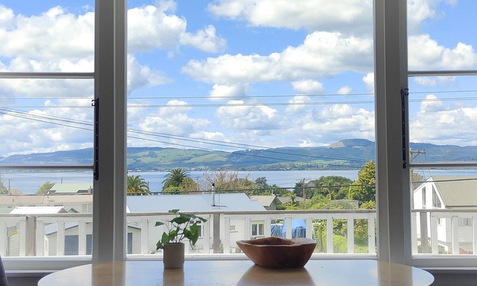 Kawaha Point House | Beautiful Lake & Mountain View Cottage - Guest Rated 9.8