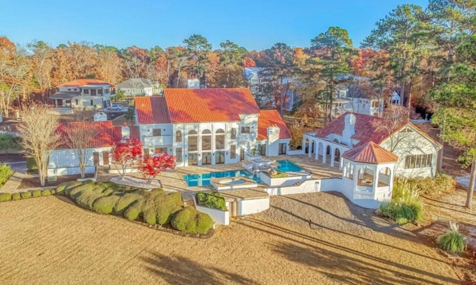 Lake Murray of Richland Villa | Serene Lake Murray Manor Estate with Private Pool & Spa