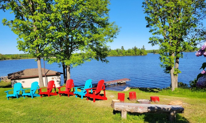 West Nipissing Cottage | Lake Nipissing Cottage with Starlink Perfect for Workation