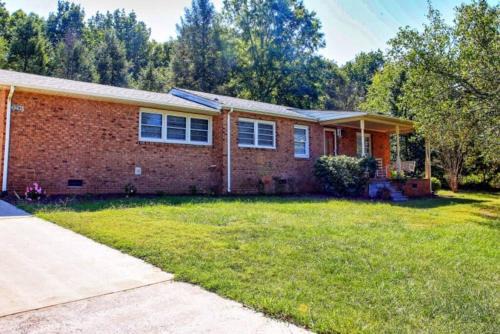 Catawba House | Lake Norman Getaway: Ideal for Families with 4 Beds
