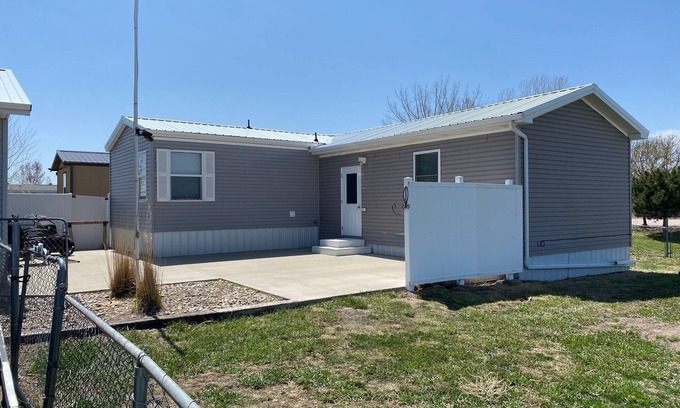 Pierre House | Unforgettable Lake Oahe at Spring Creek with Ocean Views