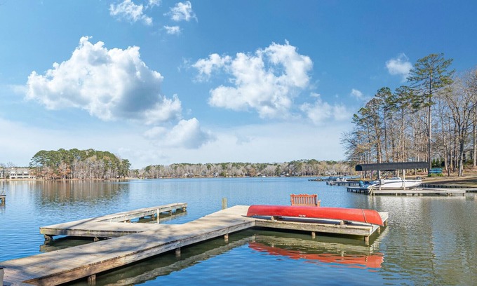 Lake Oconee House | Lake Oconee Lakefront House with Private Dock & Breathtaking Views