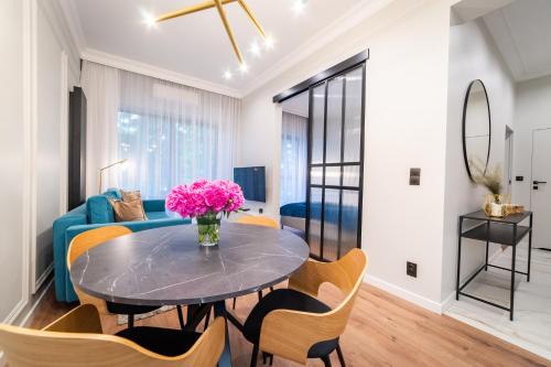 Mikolajki Apartment | Lake Park Apartment: Family-Friendly 4-Star Retreat