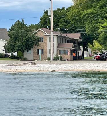 Marblehead Hotel | Discover Lake Point Motel: Pet-Friendly with Ocean Views